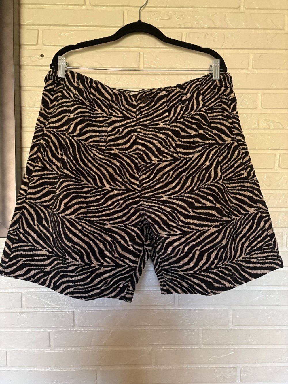 Honor the Gift Shorts Size 36